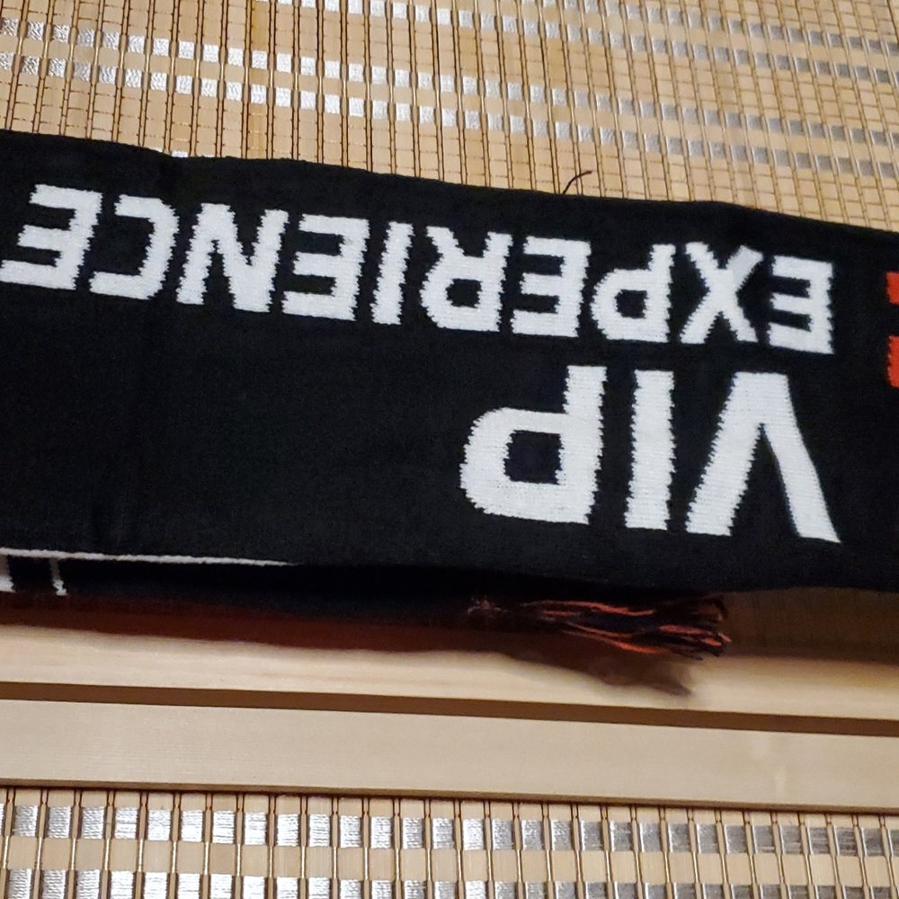 UFC VIP EXPERIENCE SCARF NEW! - Picture 2 of 3